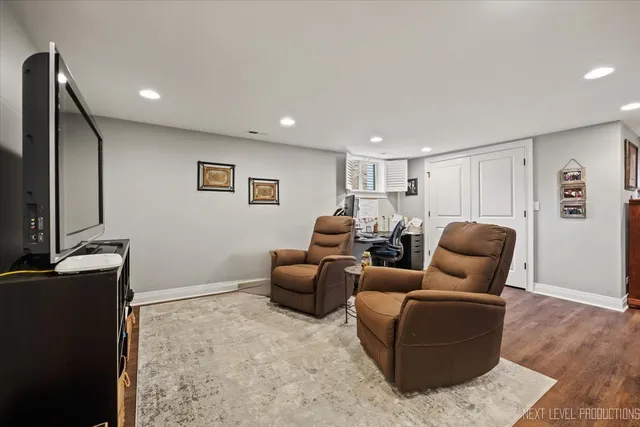 $1,025,000 | 609 Bowling Green Court, Naperville, IL 60563