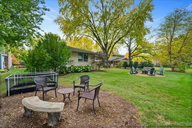 $1,025,000 | 609 Bowling Green Court, Naperville, IL 60563