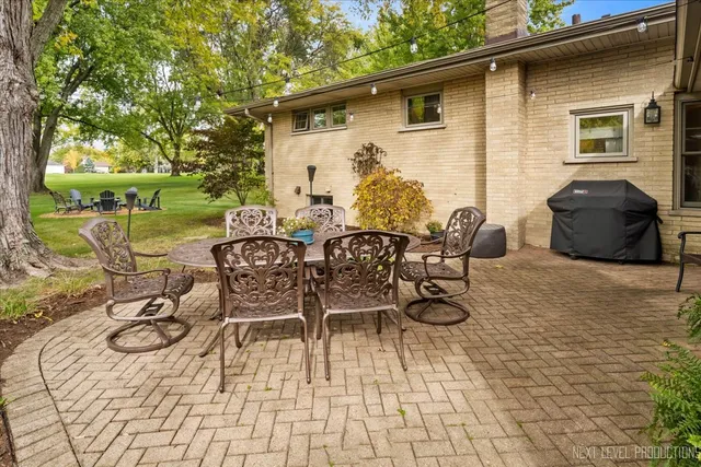 $1,025,000 | 609 Bowling Green Court, Naperville, IL 60563