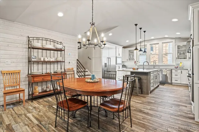 $1,025,000 | 609 Bowling Green Court, Naperville, IL 60563