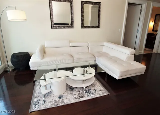 $2,700 | 2700 South Las Vegas Boulevard, Unit 1907, Las Vegas, NV 89109