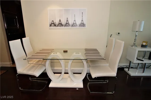 $2,700 | 2700 South Las Vegas Boulevard, Unit 1907, Las Vegas, NV 89109
