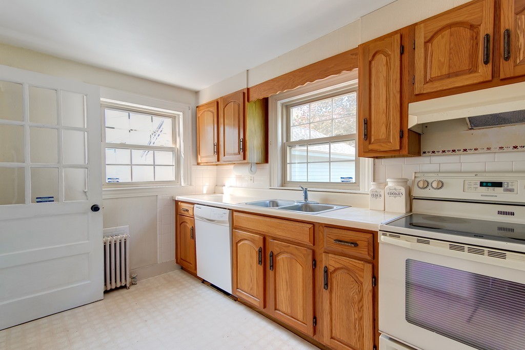 37 Bentley Road Barre, MA 01005 - Photo 2 of 16 Gallery Image 2