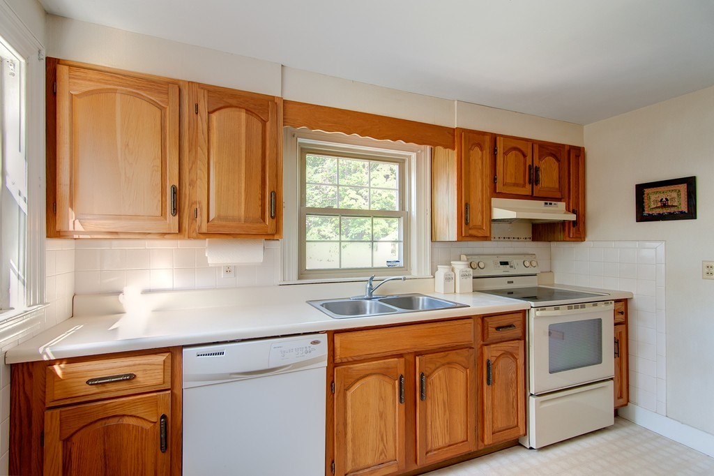 37 Bentley Road Barre, MA 01005 - Photo 3 of 16 Gallery Image 3