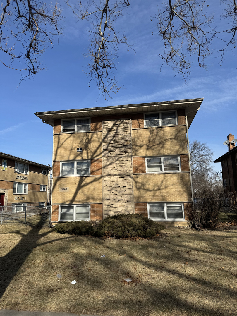 304 Lincoln Court Addison, IL 60101 - Photo 1 of 1