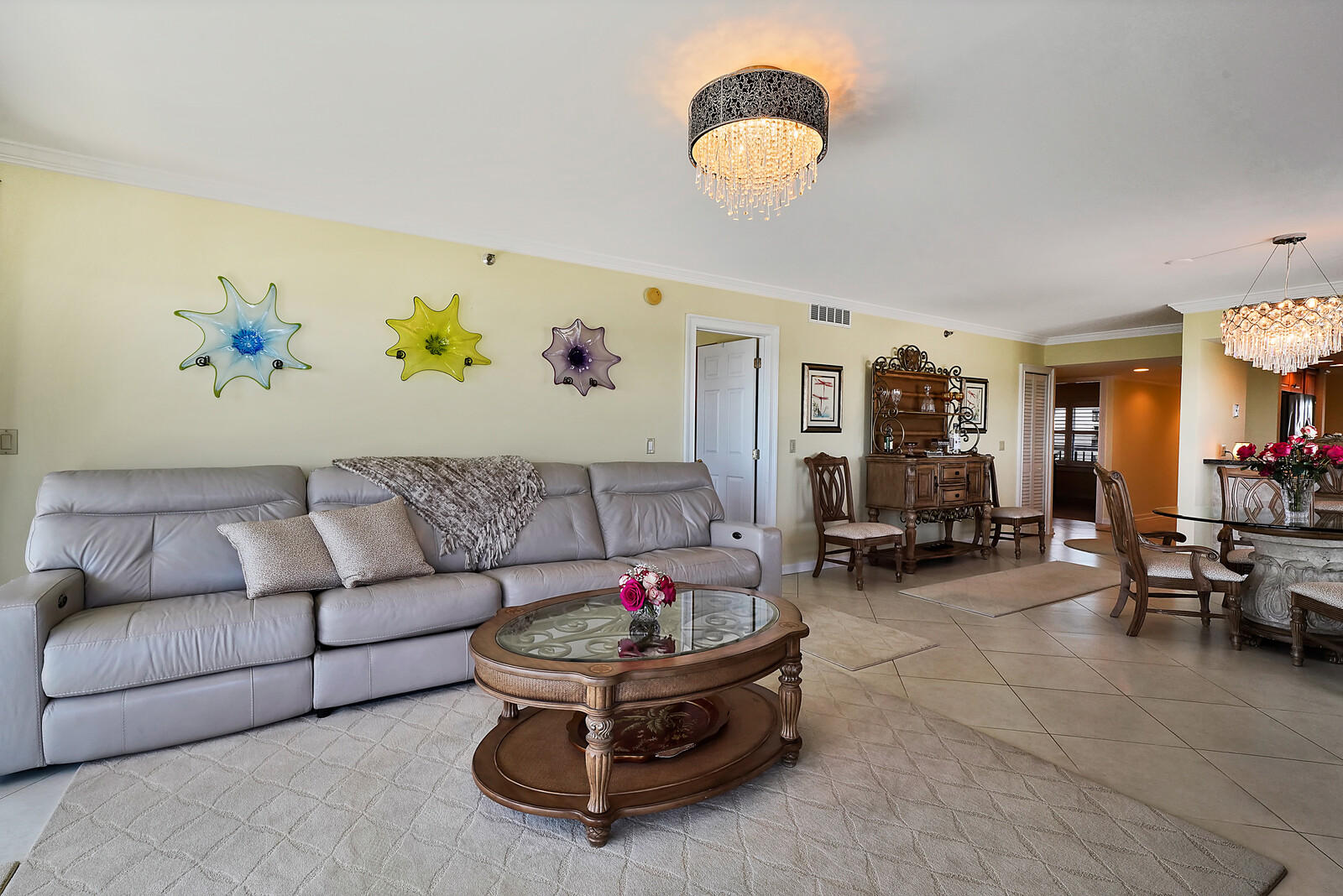 1055 Ocean Drive, Unit 401 Juno Beach, FL 33408 - Photo 16 of 31 Living room