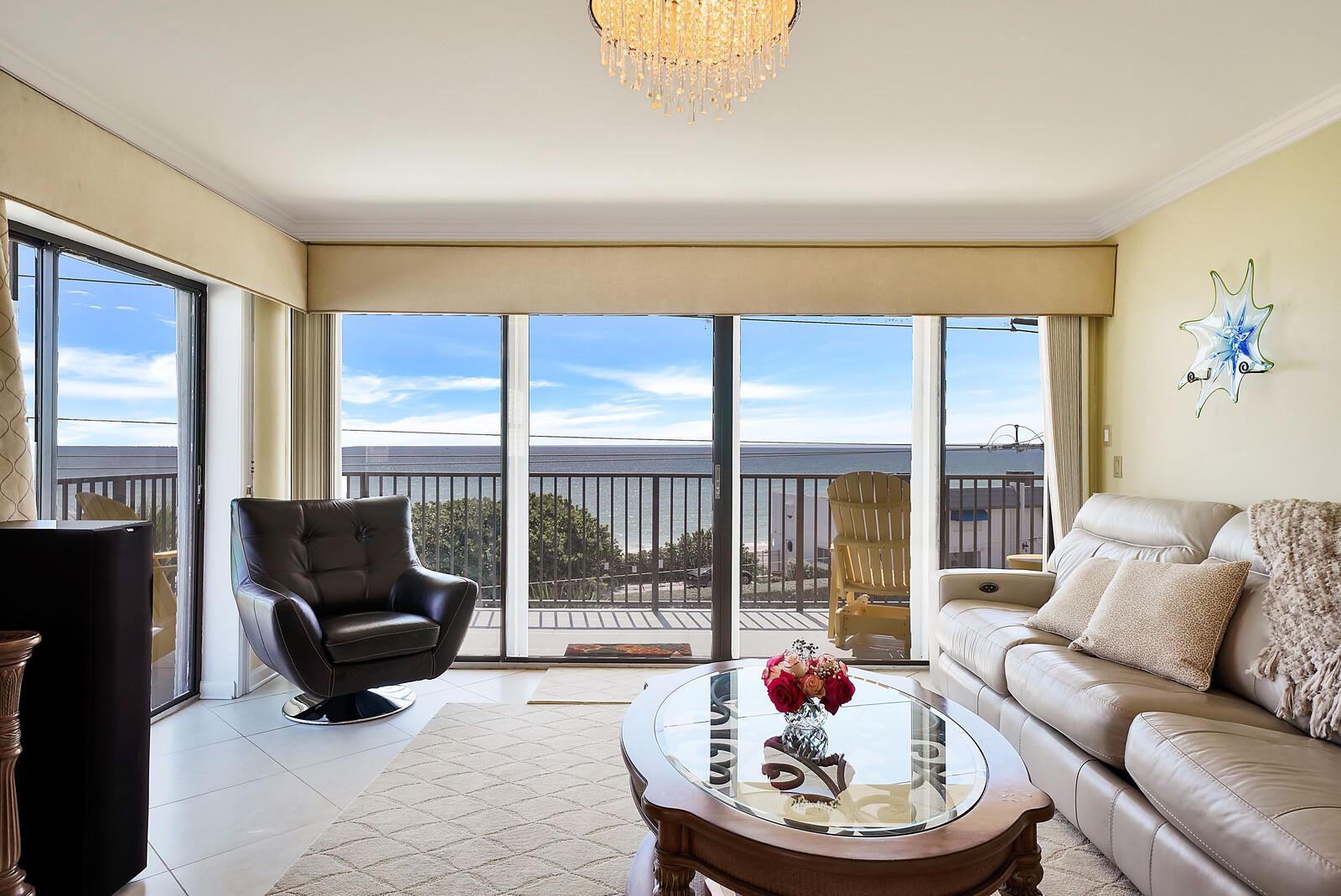 1055 Ocean Drive, Unit 401 Juno Beach, FL 33408 - Photo 18 of 31 Living room