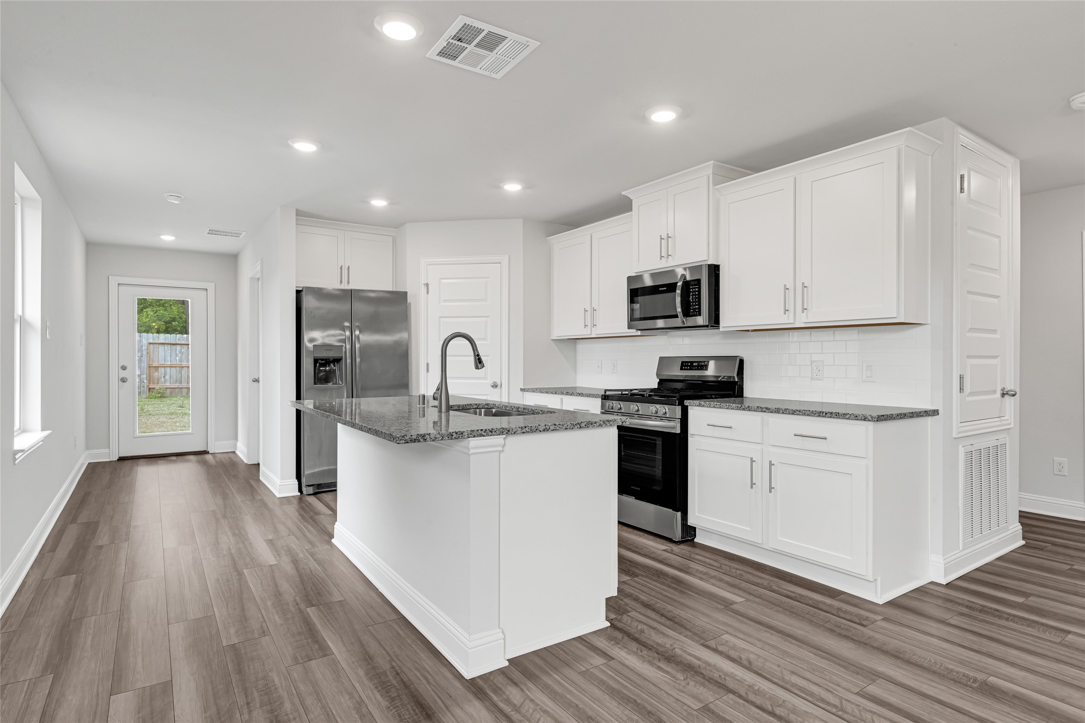 9233 Boulder Boulevard Conroe, TX 77303 - Photo 13 of 27