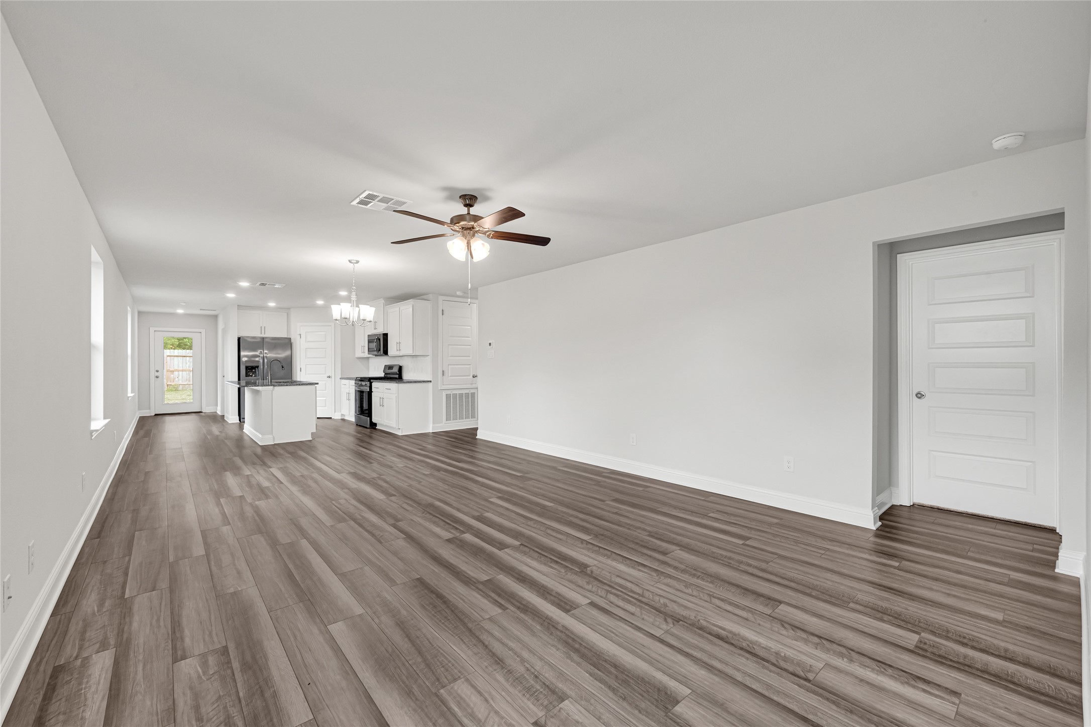 9233 Boulder Boulevard Conroe, TX 77303 - Photo 8 of 27
