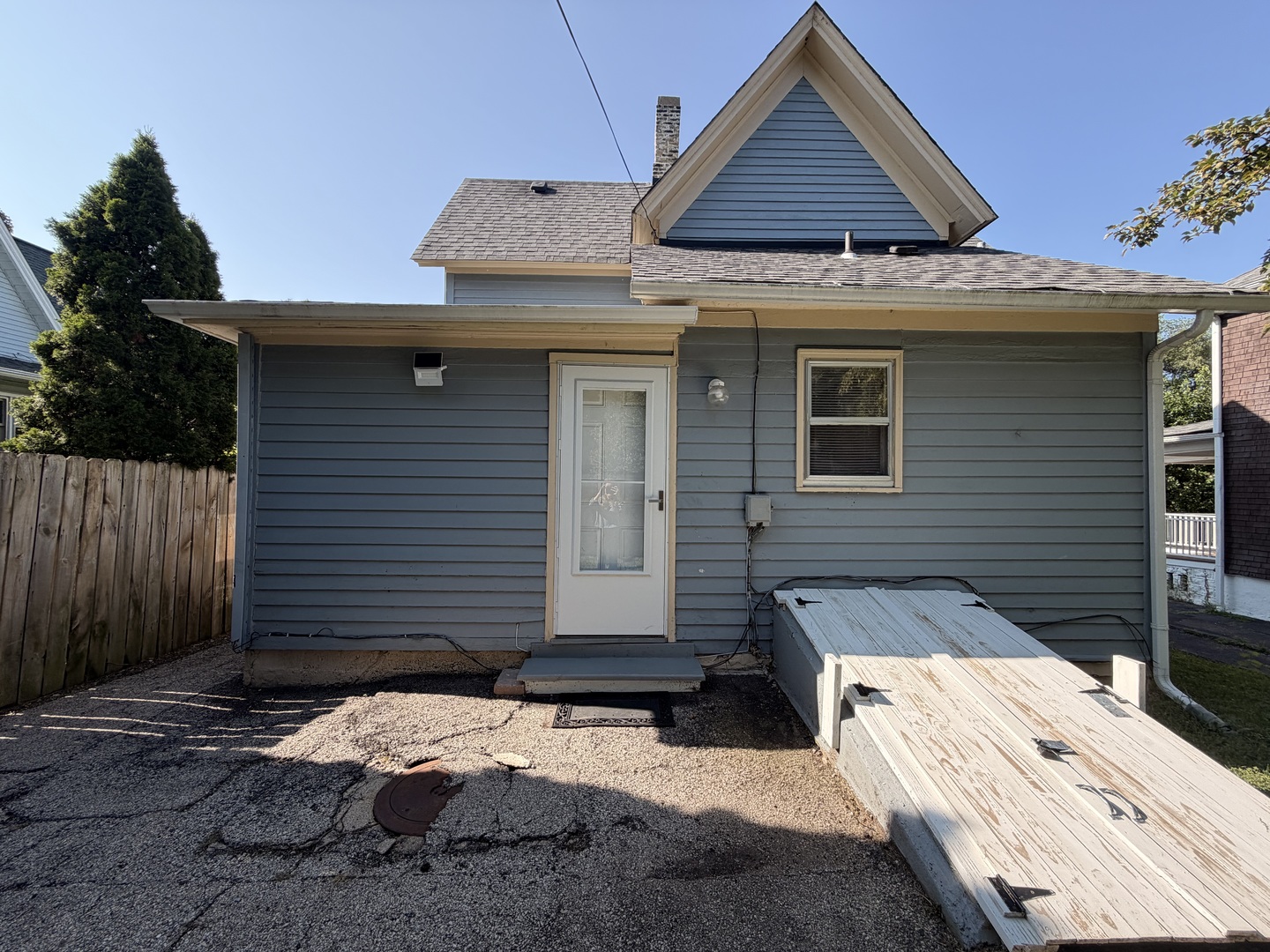 370 Bent Street, Unit 3 Elgin, IL 60120 - Photo 2 of 14 Gallery Image 2