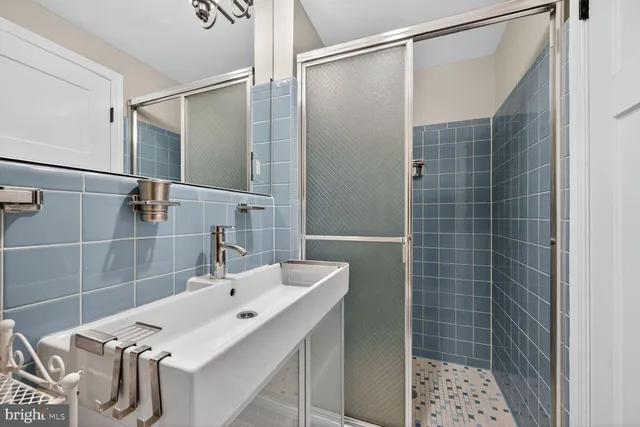 $325,000 | 627 Azalea Drive, Unit 1, Rockville, MD 20850