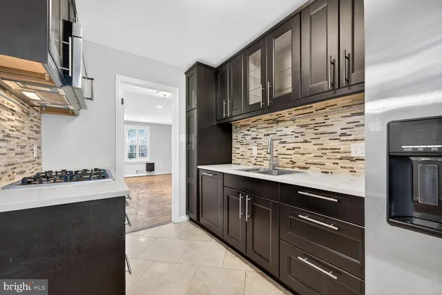 $325,000 | 627 Azalea Drive, Unit 1, Rockville, MD 20850