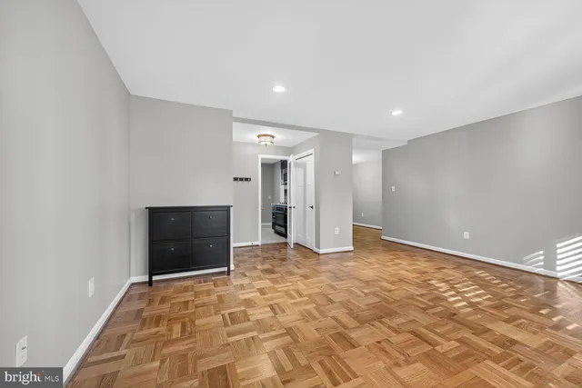 $325,000 | 627 Azalea Drive, Unit 1, Rockville, MD 20850