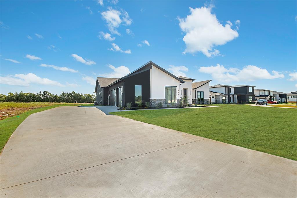 430 Whispering Way Red Oak, TX 75154 - Photo 4 of 40