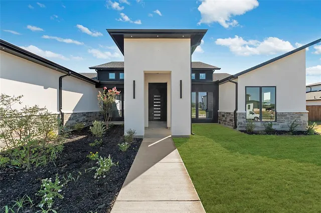 $4,500 | 430 Whispering Way, Red Oak, TX 75154