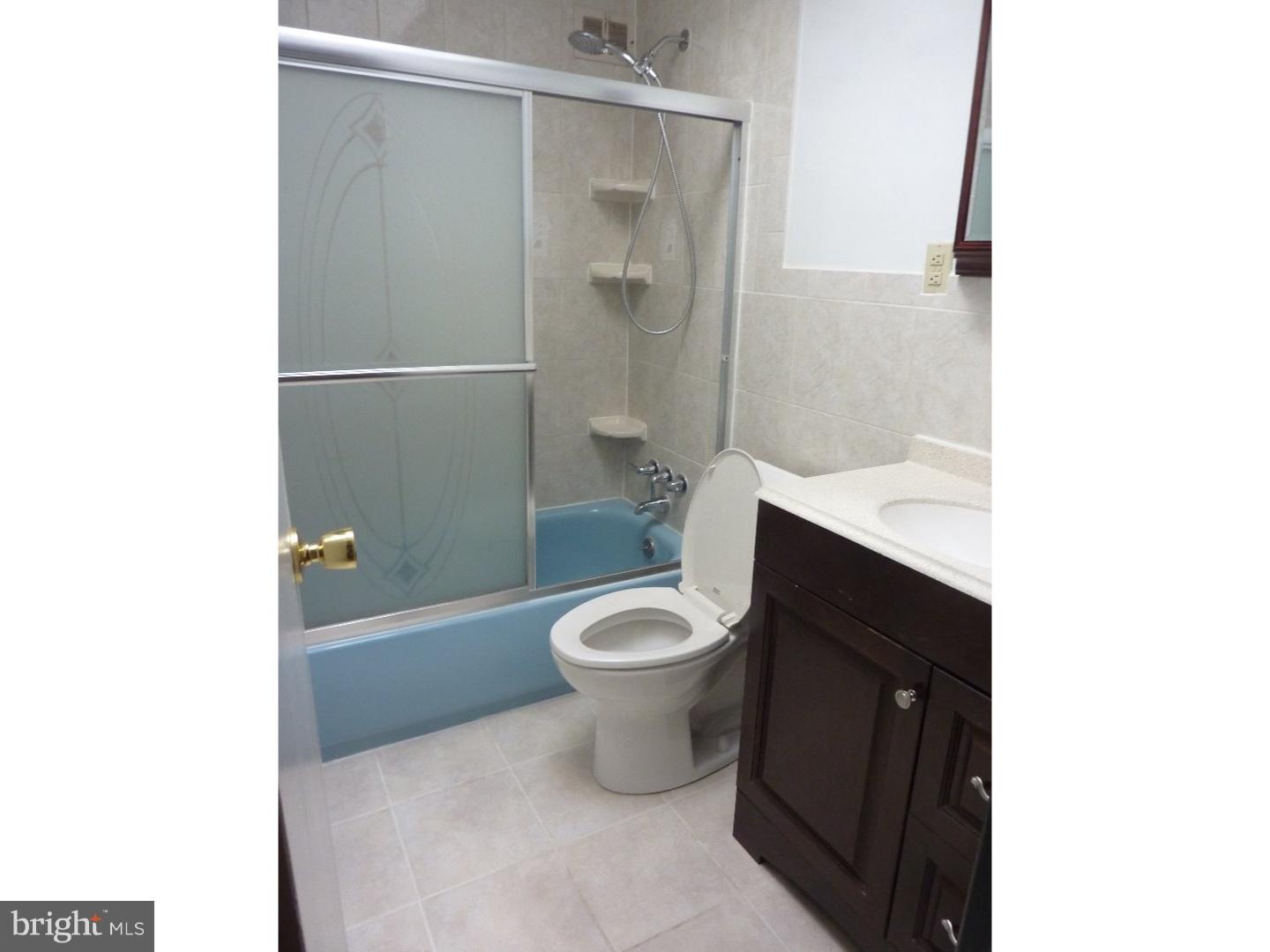 10911 Lockart Road Philadelphia, PA 19116 - Photo 3 of 5 Gallery Image 3