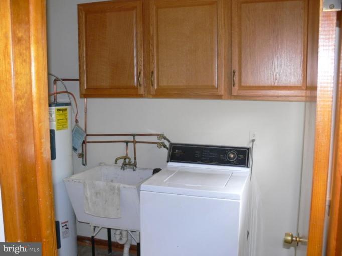 13628 Royal Road Hagerstown, MD 21742 - Photo 8 of 13 Laundry Area 1