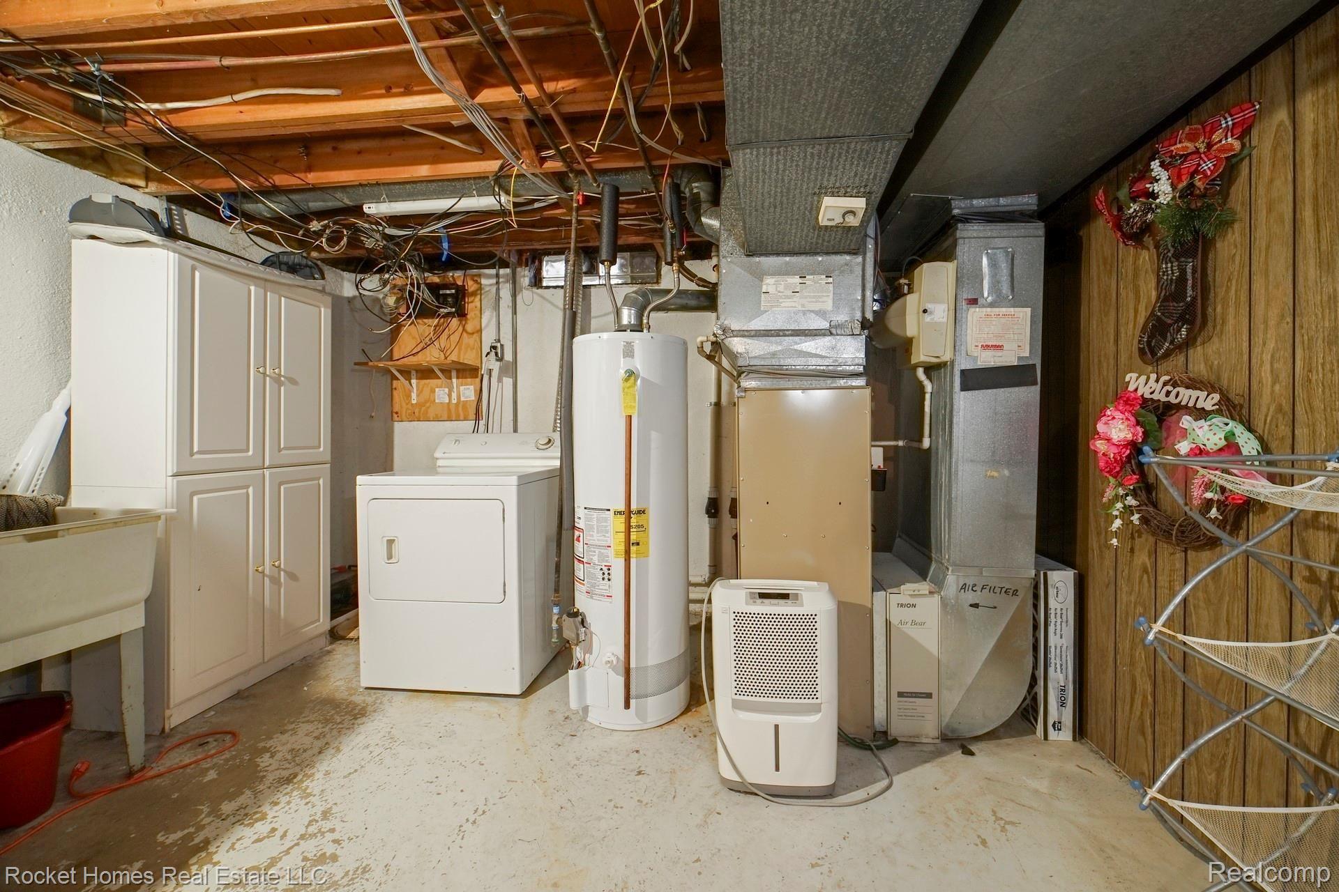 14523 Newburgh Road Livonia, MI 48154 - Photo 23 of 31 022-photo-laundry-room-8870859.jpg