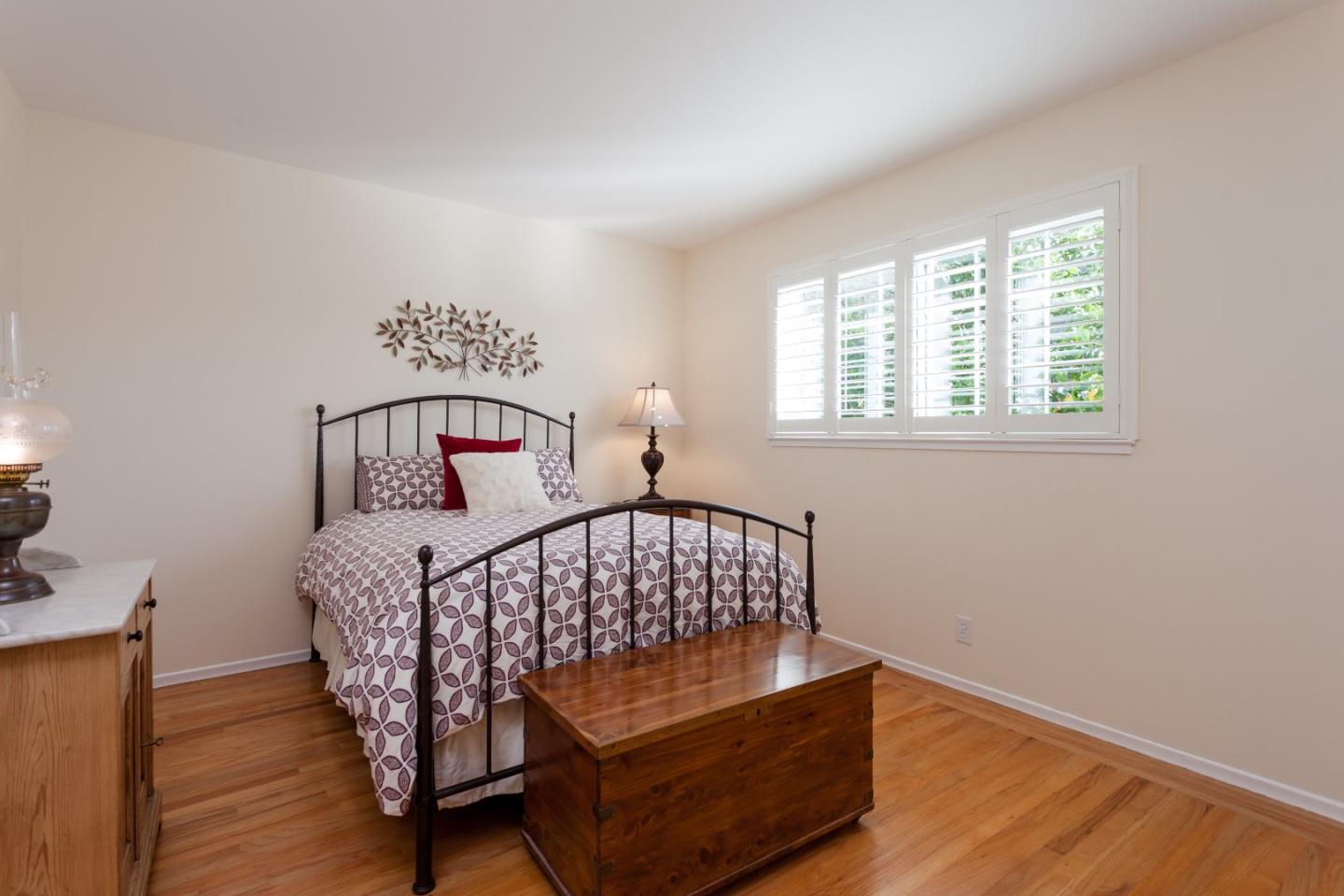 540 Ridgeway Drive Pacifica, CA 94044 - Photo 8 of 11 Gallery Image 8