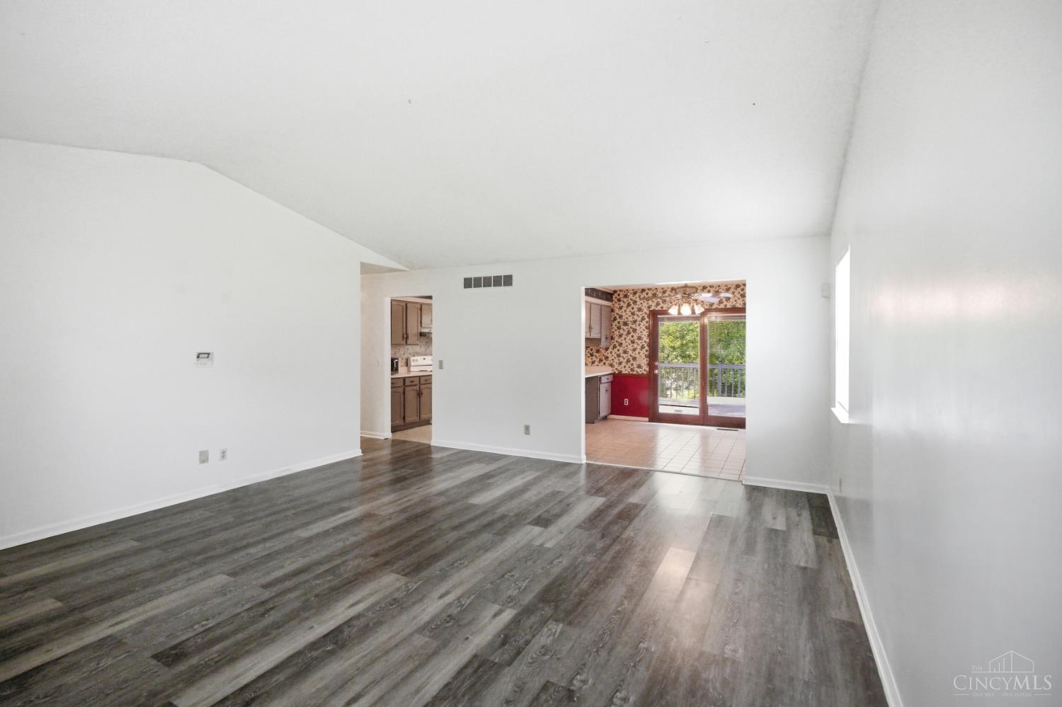 3435 Blue Rock Road Cincinnati, OH 45247 - Photo 16 of 49