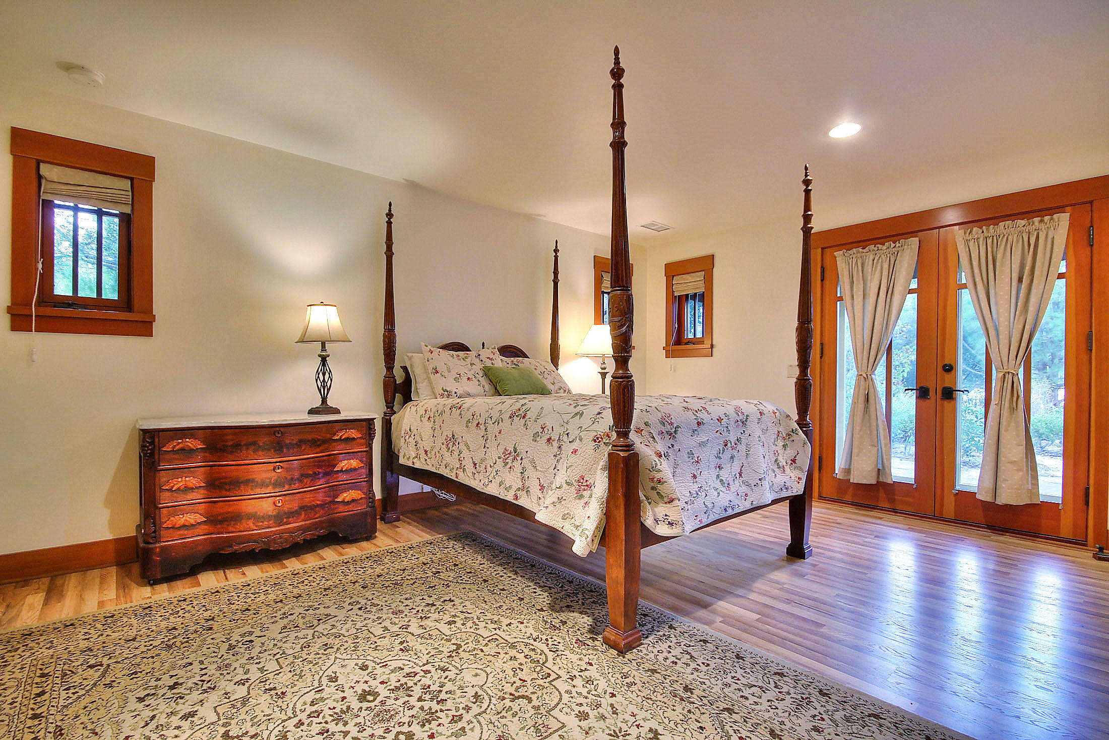 1836 Hillcrest Road Santa Barbara, CA 93103 - Photo 16 of 35 Master