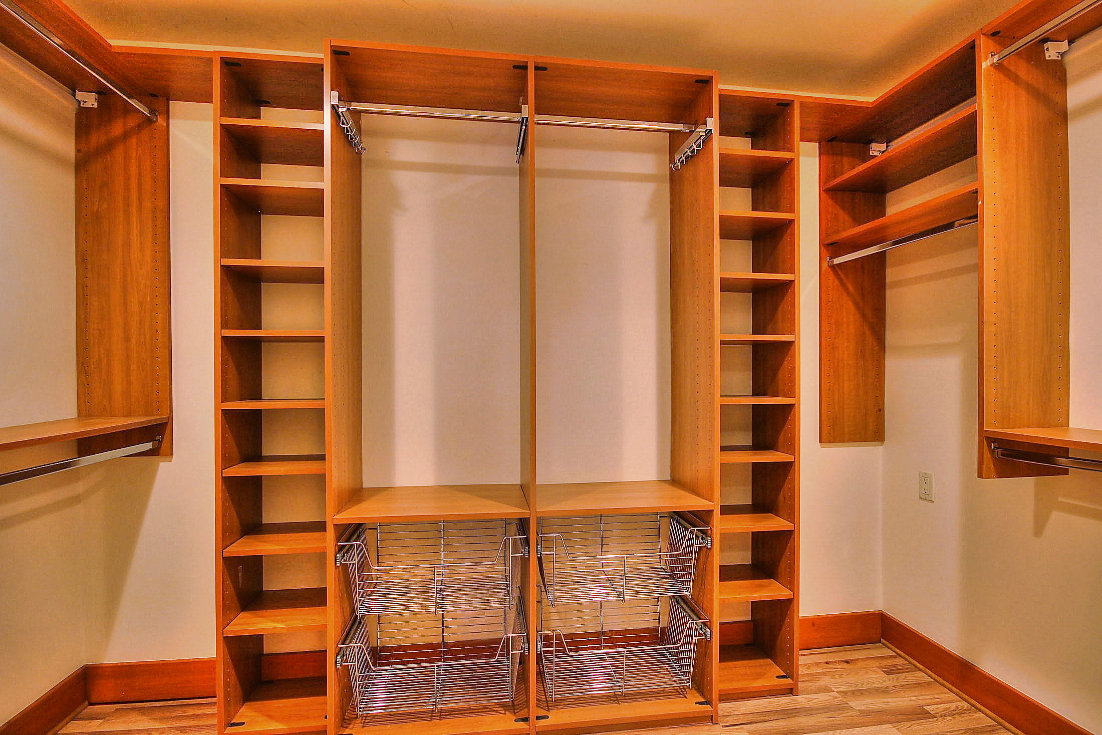 1836 Hillcrest Road Santa Barbara, CA 93103 - Photo 20 of 35 Master closet