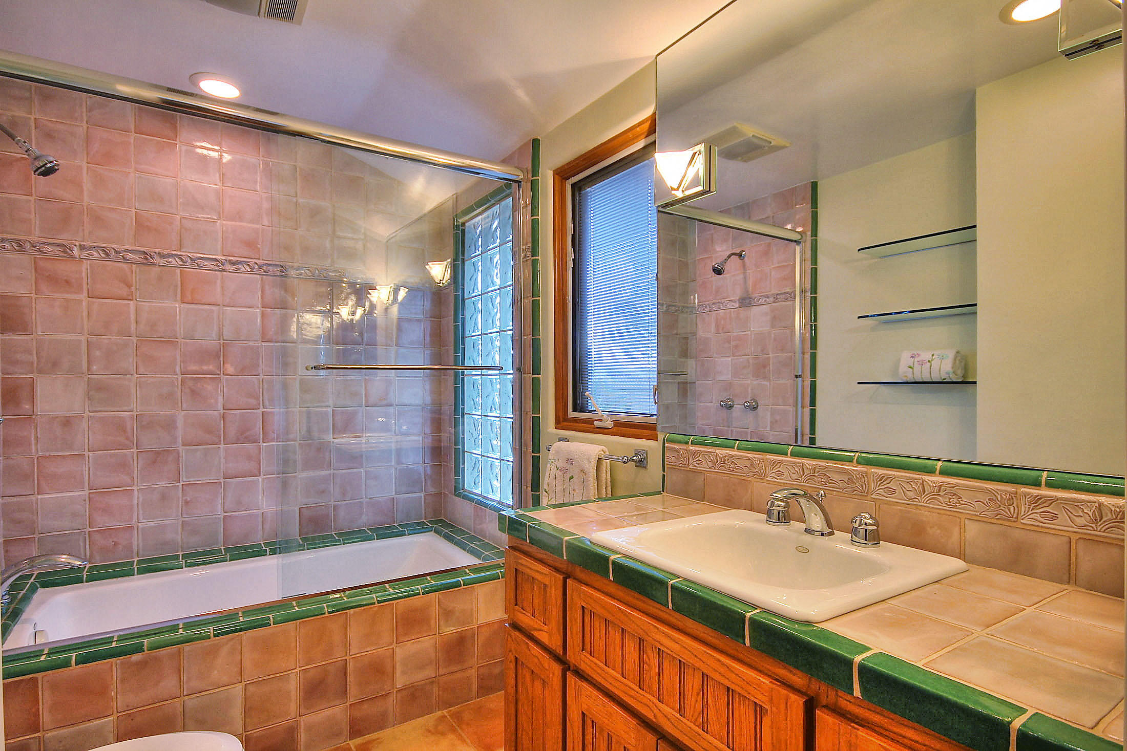 1836 Hillcrest Road Santa Barbara, CA 93103 - Photo 24 of 35 2nd Master bath