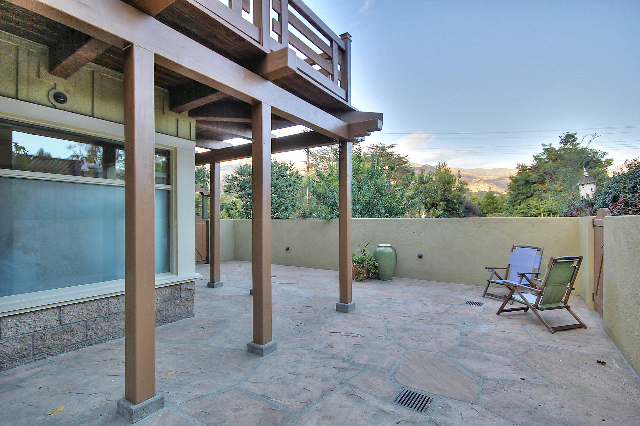 1836 Hillcrest Road Santa Barbara, CA 93103 - Photo 31 of 35 Lower patio