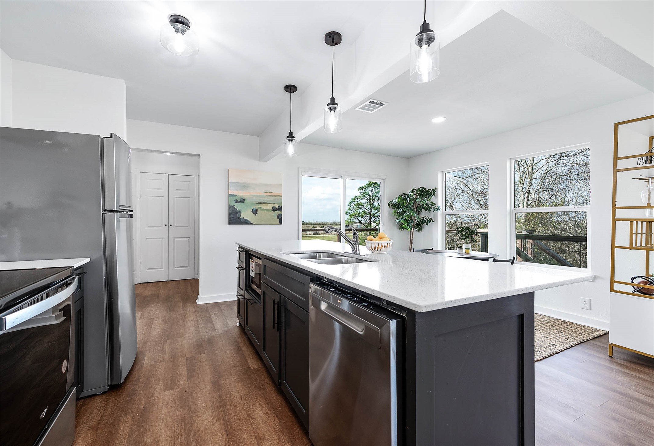 12827 Sandpiper Road Angleton, TX 77515 - Photo 14 of 42 Kitchen, brand new appliances