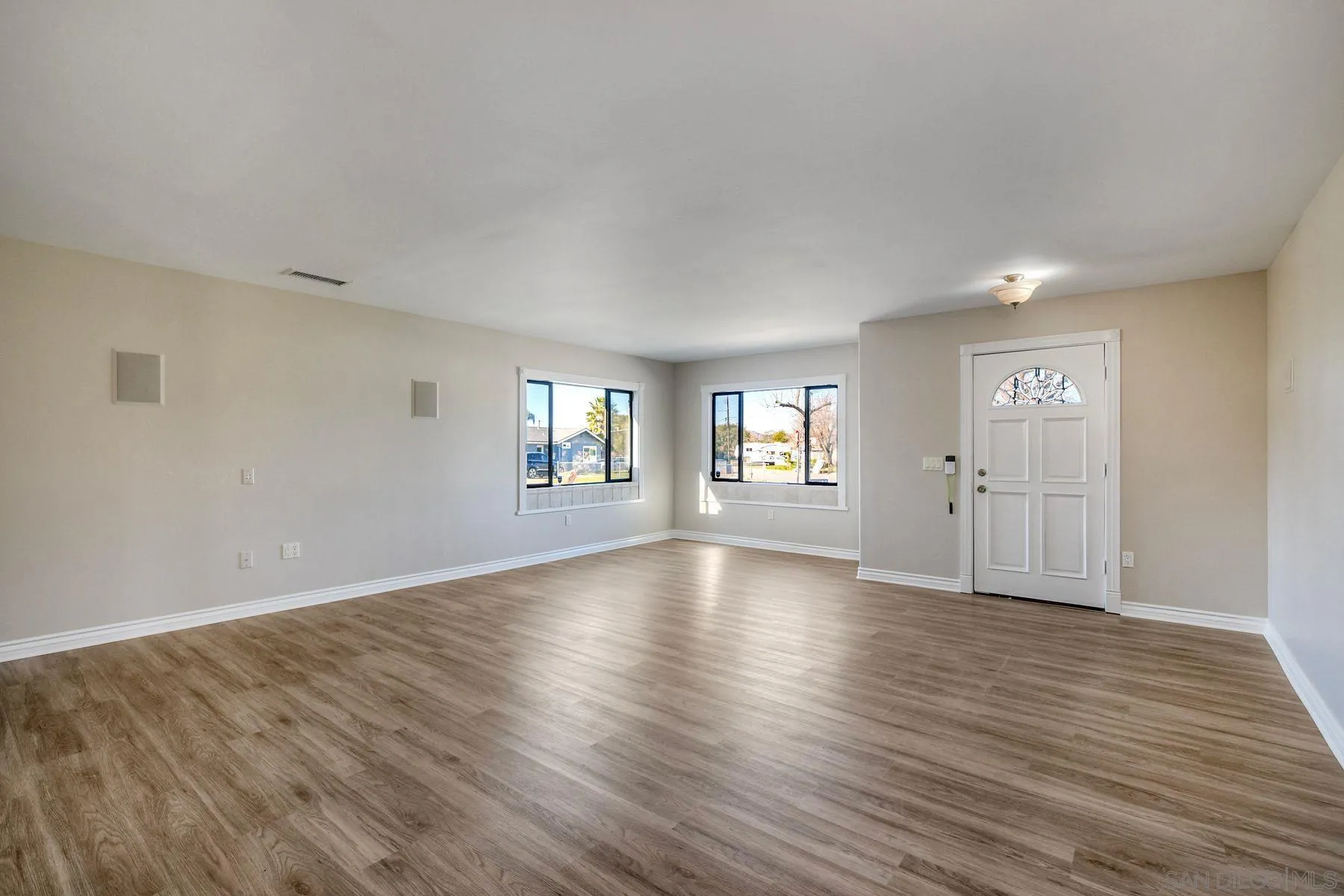 13059 Acton Avenue Poway, CA 92064 - Photo 7 of 34