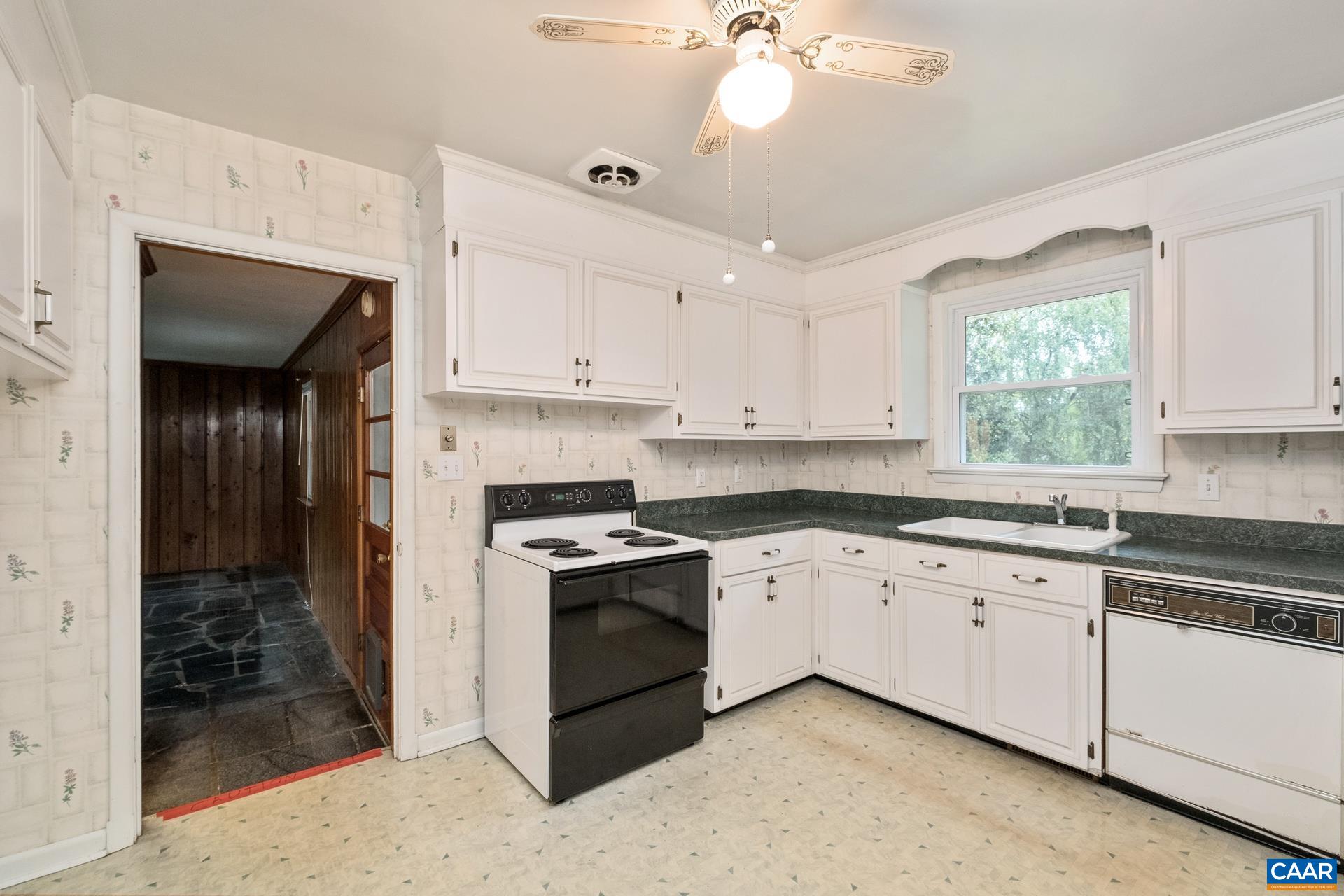 1709 King Mountain Road Charlottesville, VA 22901 - Photo 8 of 35 Gallery Image 8