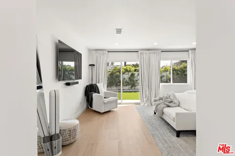 $1,799,000 | 8212 Winsford Avenue, Los Angeles, CA 90045