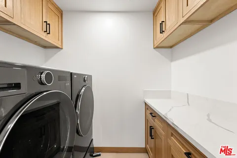 $1,799,000 | 8212 Winsford Avenue, Los Angeles, CA 90045