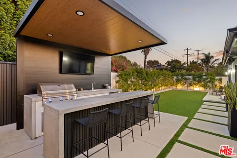 $1,799,000 | 8212 Winsford Avenue, Los Angeles, CA 90045