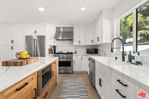 $1,799,000 | 8212 Winsford Avenue, Los Angeles, CA 90045