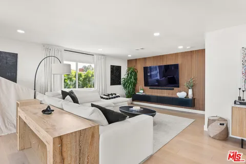 $1,799,000 | 8212 Winsford Avenue, Los Angeles, CA 90045