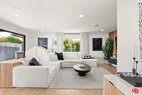 $1,799,000 | 8212 Winsford Avenue, Los Angeles, CA 90045