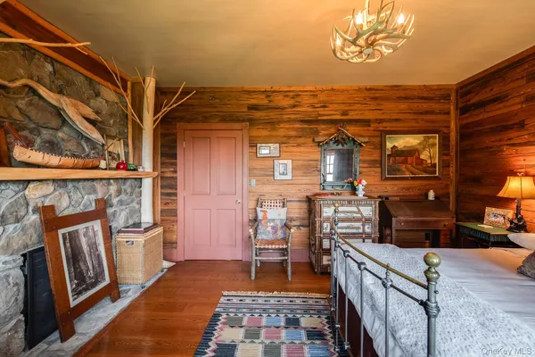 a view of a storage & utility room
