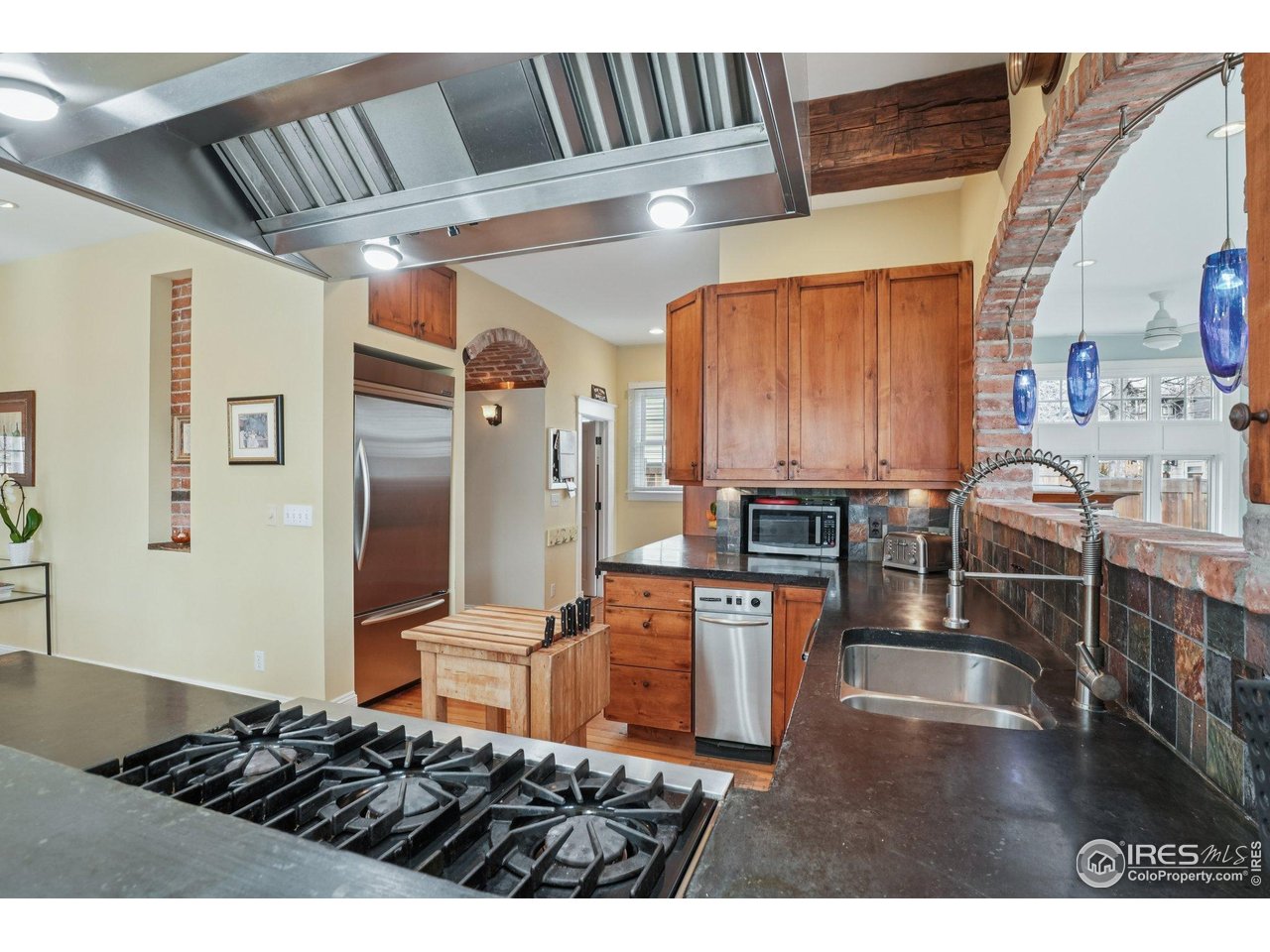 2236 17th Street Boulder, CO 80302 - Photo 15 of 50 gas range/oven cooking