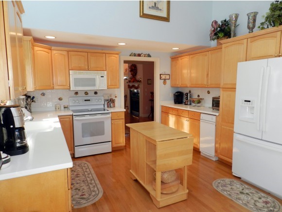 52 Hampton Meadows, Unit 52 Hampton, NH 03842 - Photo 7 of 32