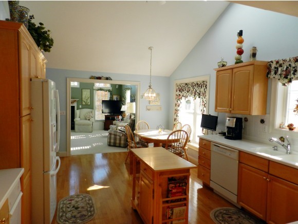 52 Hampton Meadows, Unit 52 Hampton, NH 03842 - Photo 9 of 32