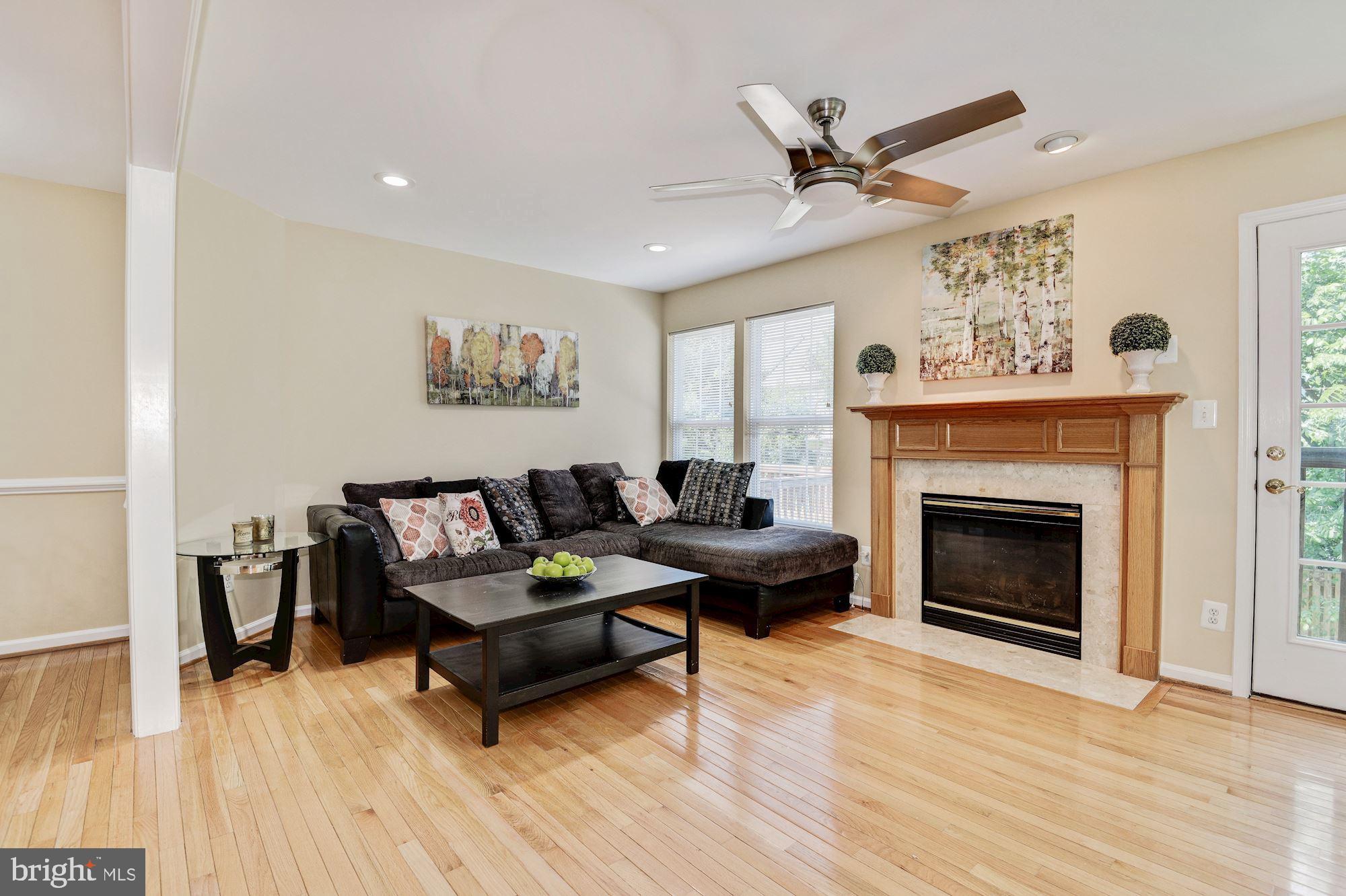 23017 Potomac Hill Square Sterling, VA 20166 - Photo 15 of 32 Family Room