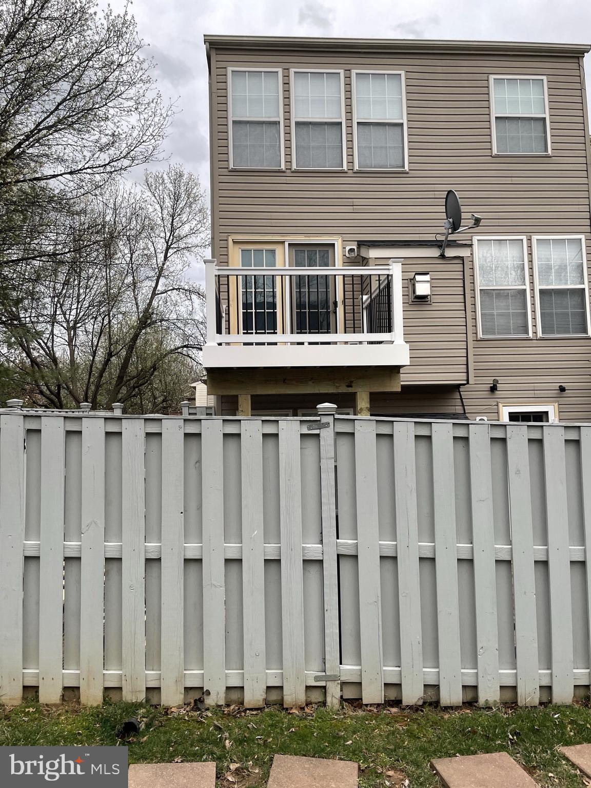 23017 Potomac Hill Square Sterling, VA 20166 - Photo 28 of 32 New Deck