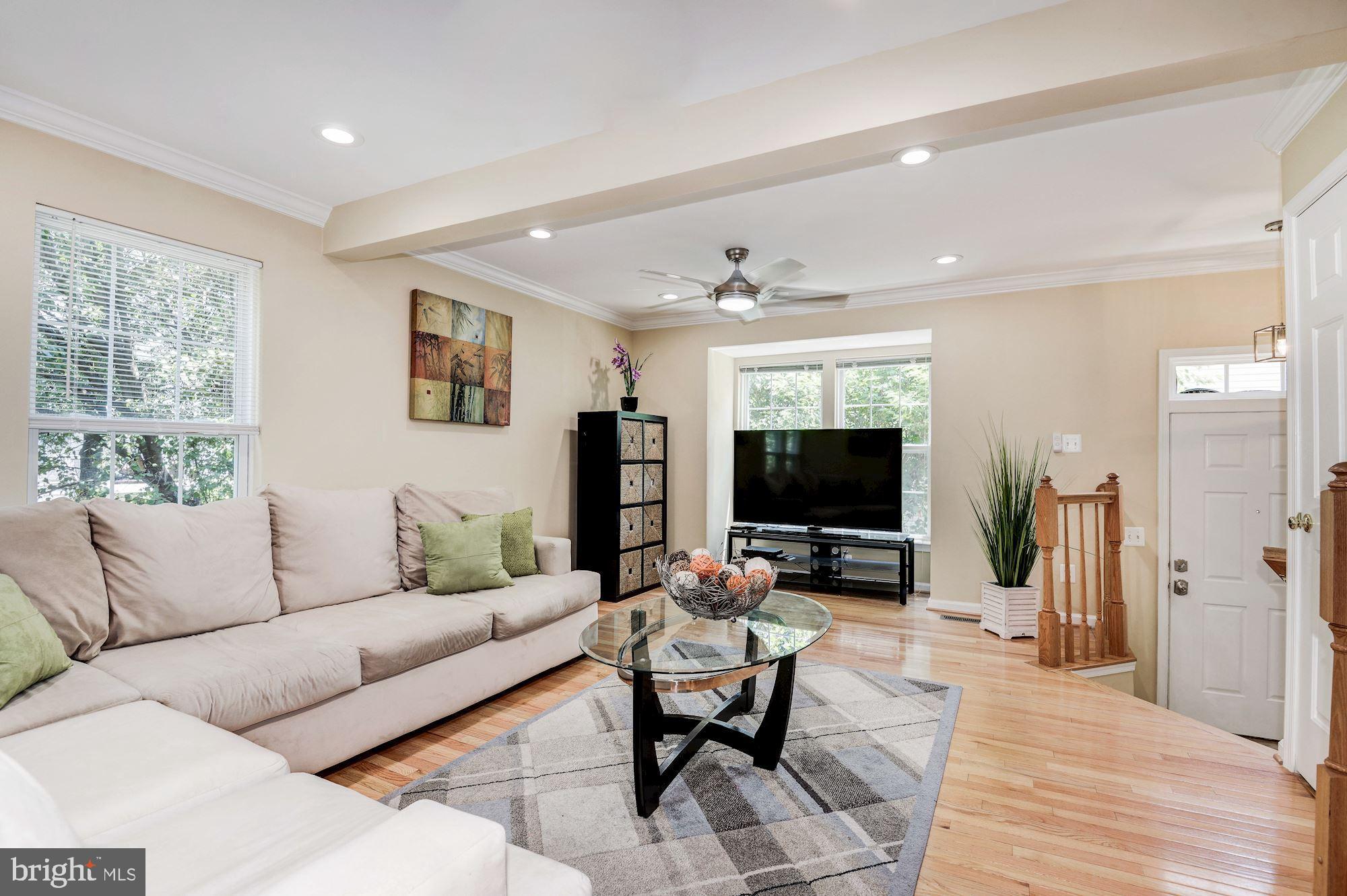 23017 Potomac Hill Square Sterling, VA 20166 - Photo 3 of 32 Living Room