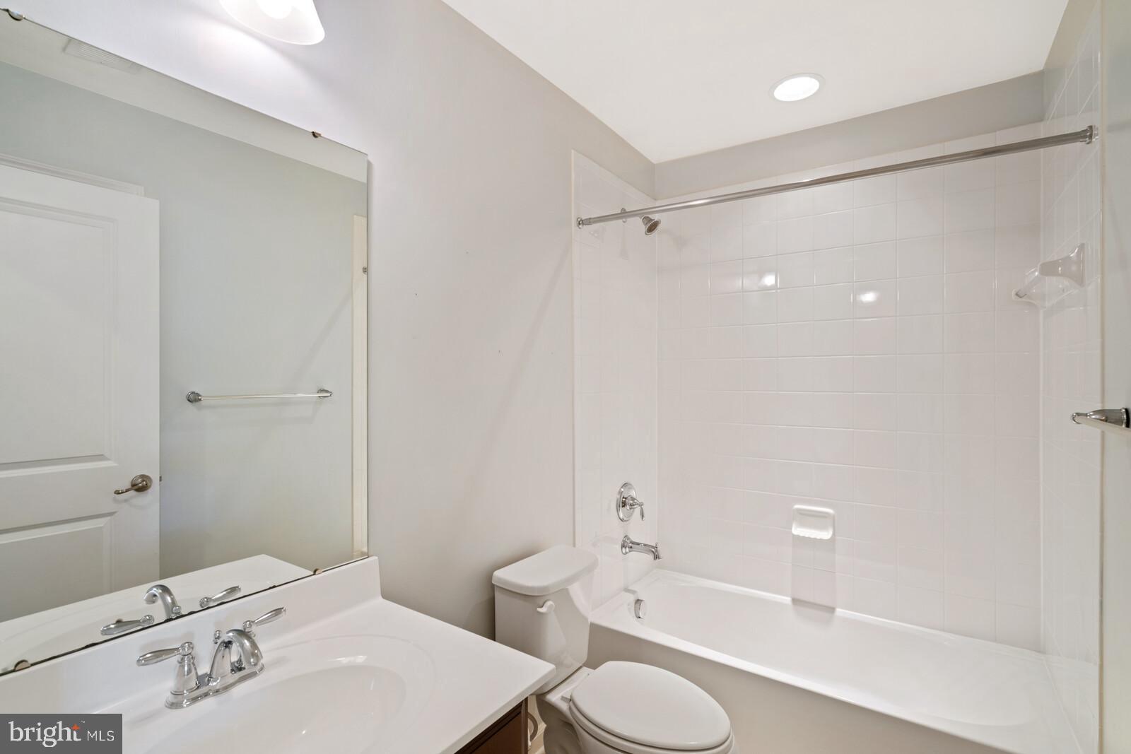 200 Brenton Road Fredericksburg, VA 22405 - Photo 6 of 33 Main Level Full Bathroom