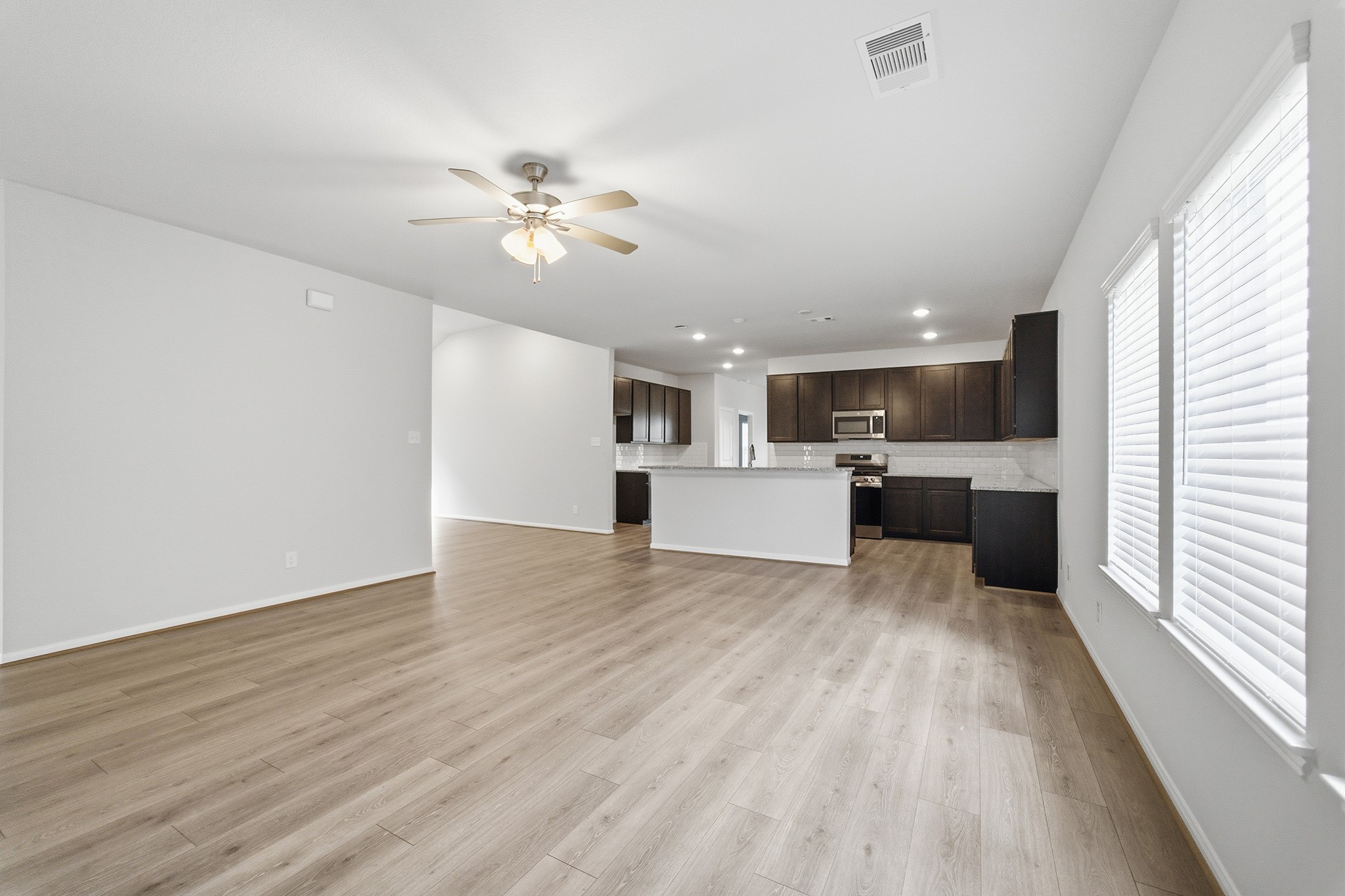 8019 Jasper Mdws Way Angleton, TX 77515 - Photo 12 of 27