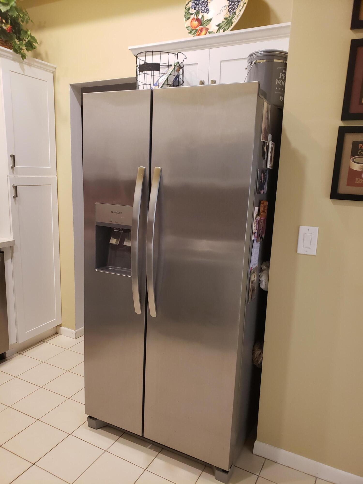 10875 Lake Front Place, Unit 10875 Boca Raton, FL 33498 - Photo 5 of 18 Refridgerator