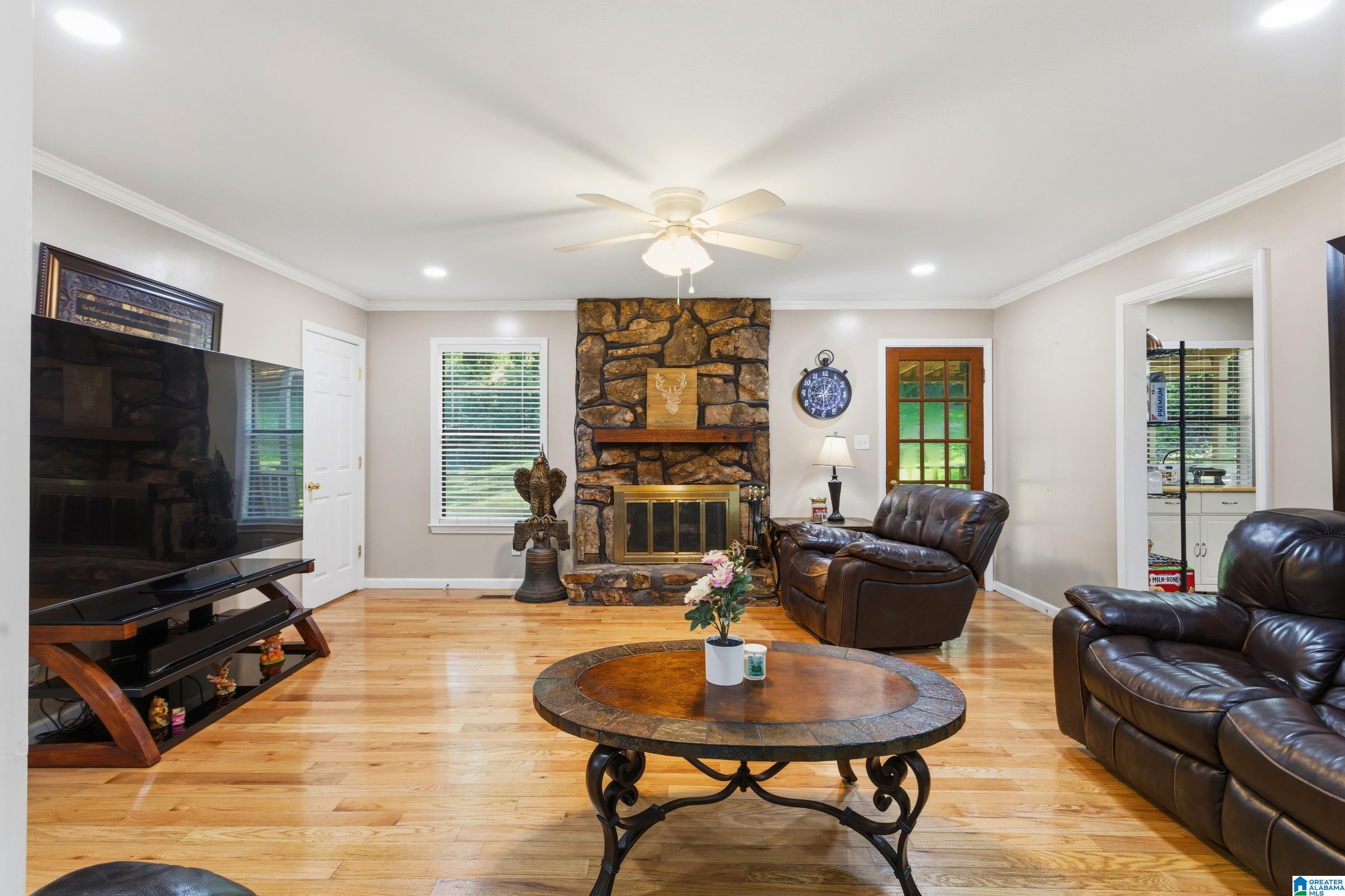 105 Maple Street Alabaster, AL 35114 - Photo 7 of 42
