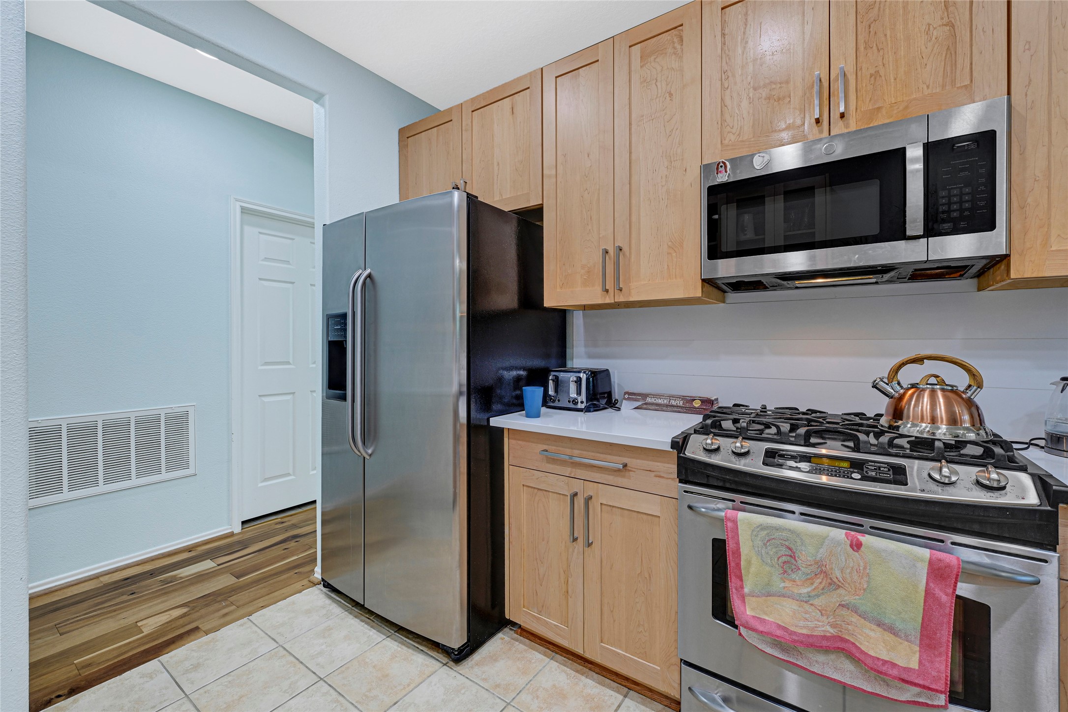 13600 Breton Ridge Street, Unit 4A Houston, TX 77070 - Photo 20 of 49 Stainless steel appliances included with the unit
