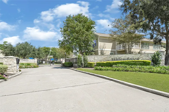 $230,000 | 13600 Breton Ridge Street, Unit 4A, Houston, TX 77070